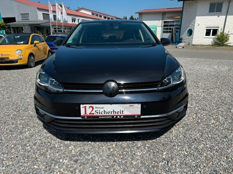 Schwarz Gebraucht 2018 VW Golf VII Comfortline Limousine | 15.899 € (Fairer Preis) - Bild 1/4