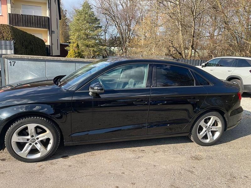 Gebraucht Audi A3 Design 116 PS (85 kW) 2018 Schwarz Limousine