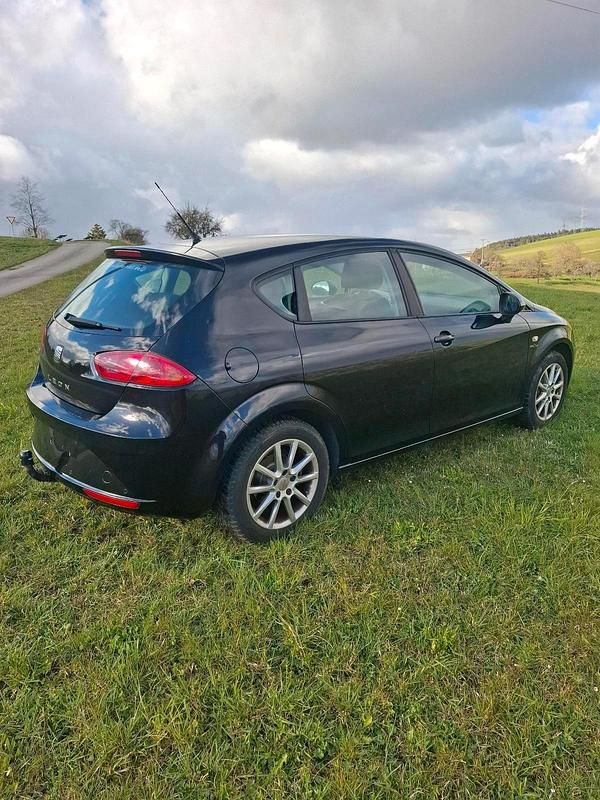 Gebraucht Seat Leon 125 PS (91 kW) 2010 Schwarz Kleinwagen
