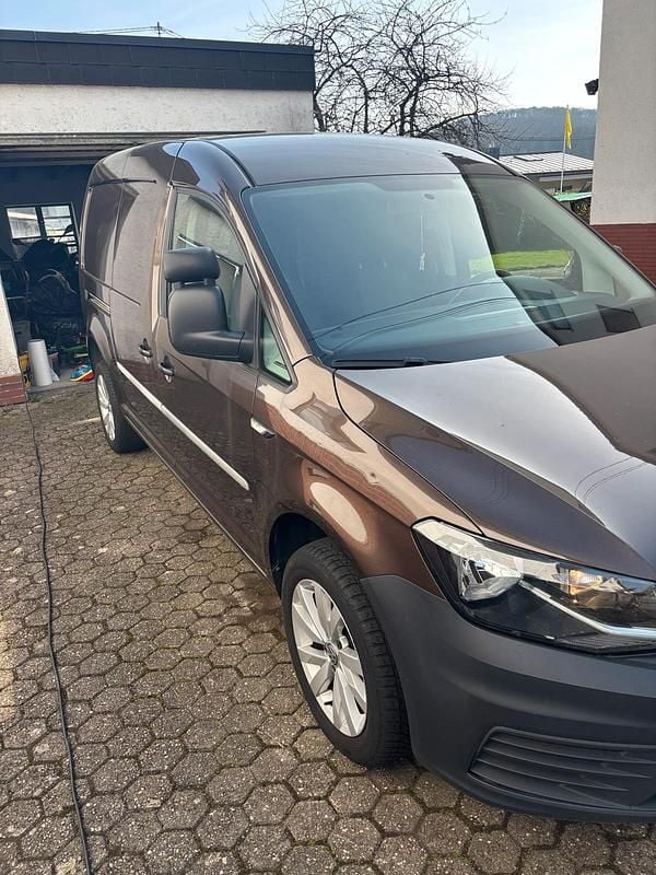 Gebraucht VW Caddy Maxi 150 PS (110 kW) 2018 Braun Van / Kleinbus