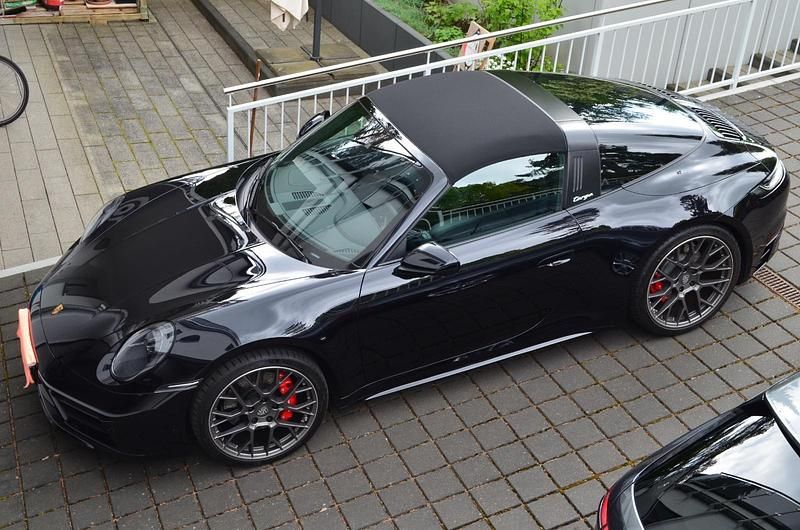 Schwarz Gebraucht 2022 Porsche 992 Coupé | 173.900 € - Bild 1/4