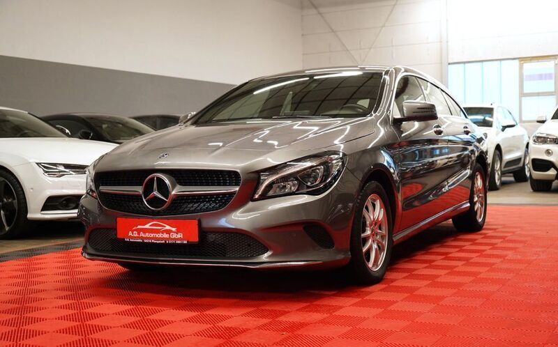 Grau Gebraucht 2017 Mercedes CLA180 Shooting Brake Kombi | 14.950 € (Guter Preis) - Bild 1/4