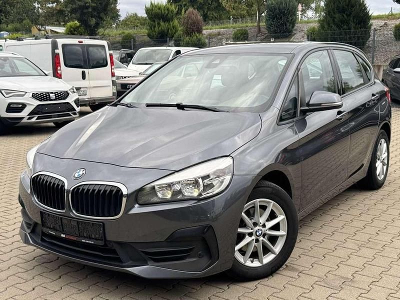 Gebraucht BMW 216 116 PS (85 kW) 2019 Mineralgrau metallic Van / Kleinbus