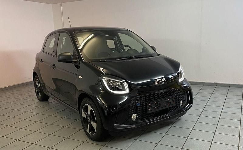 Schwarz Gebraucht 2020 Smart ForFour Electric Drive Limousine | 10.700 € (Fairer Preis) - Bild 1/4