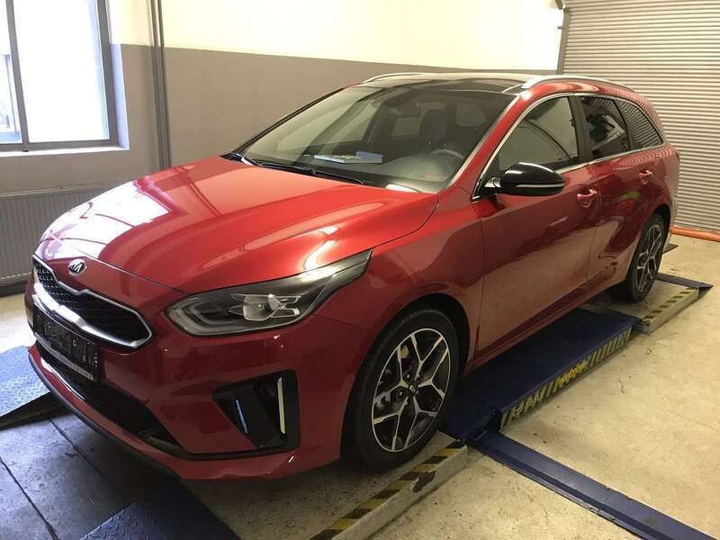Rot Gebraucht 2019 Kia Ceed Sportswagon GT-Line Kombi | 14.499 € (Fairer Preis) - Bild 1/4