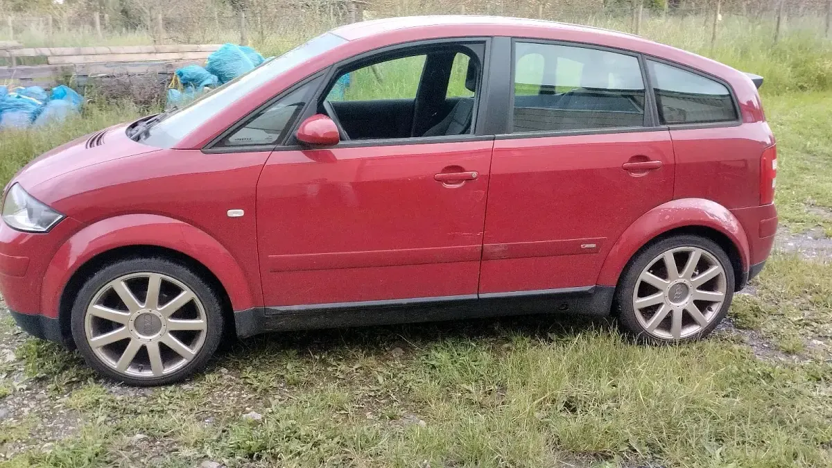 Gebraucht Audi A2 S-Line 110 PS (80 kW) 2003 Rot Kleinwagen