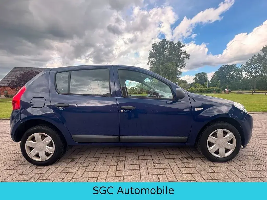 Gebraucht Dacia Sandero Ambiance 75 PS (55 kW) 2010 Blau Limousine