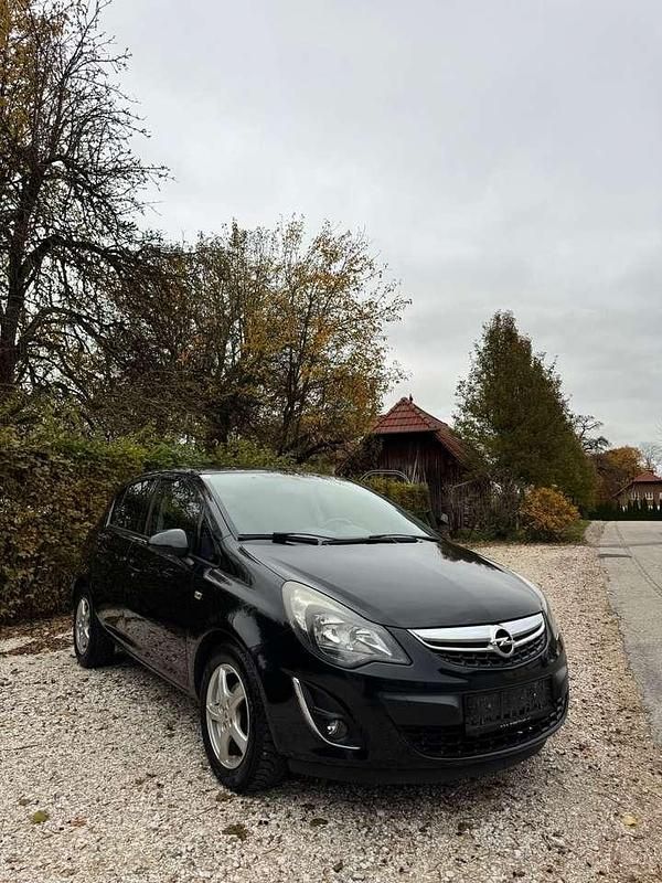 Gebraucht Opel Corsa Color Edition 75 PS (55 kW) 2015 Limousine