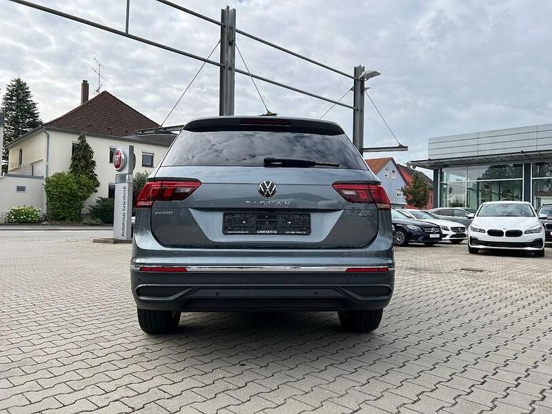 Gebraucht VW Tiguan Allspace Life 150 PS (110 kW) 2022 Platinum grey metallic SUV