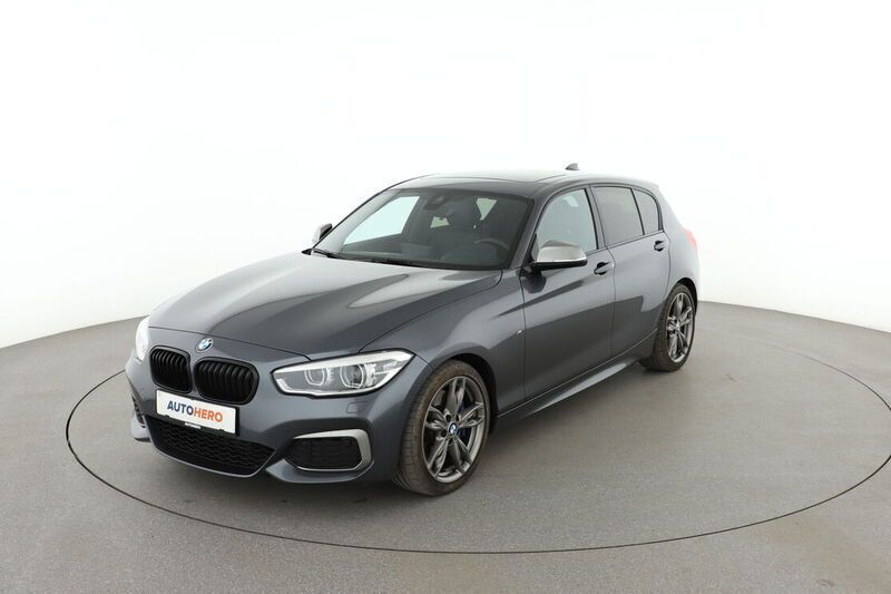 Grau Gebraucht 2017 BMW M140 M Sport Limousine | 32.450 € (Guter Preis) - Bild 1/4