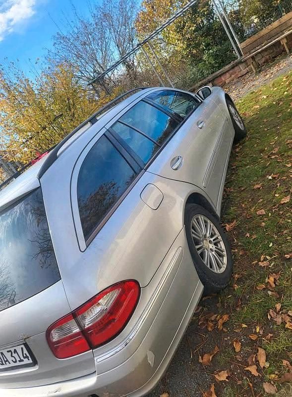 Gebraucht Mercedes E280 177 PS (130 kW) 2004 Silber Kombi