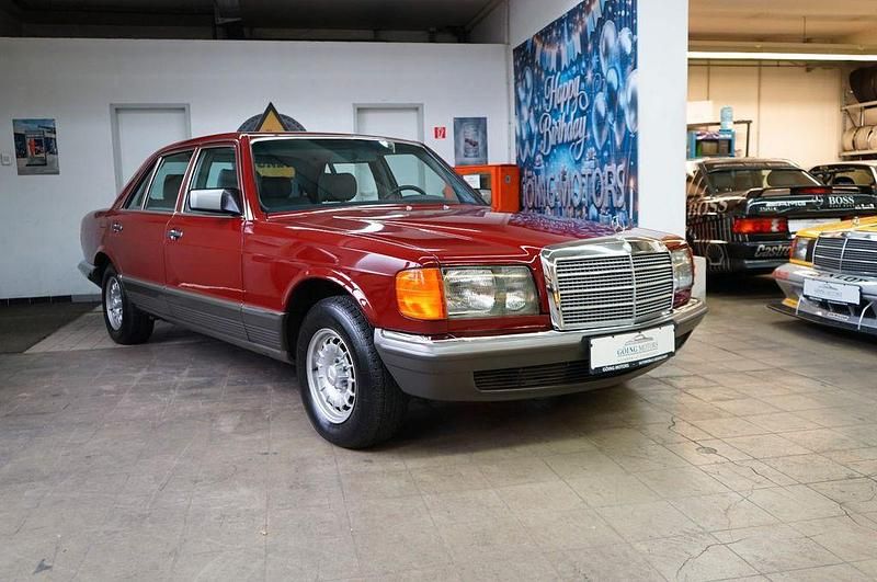 Rot Gebraucht 1982 Mercedes 500 Limousine | 29.990 € - Bild 1/4