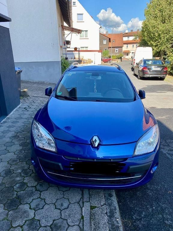Gebraucht Renault Mégane III Dynamique 131 PS (96 kW) 2010 Blau Limousine