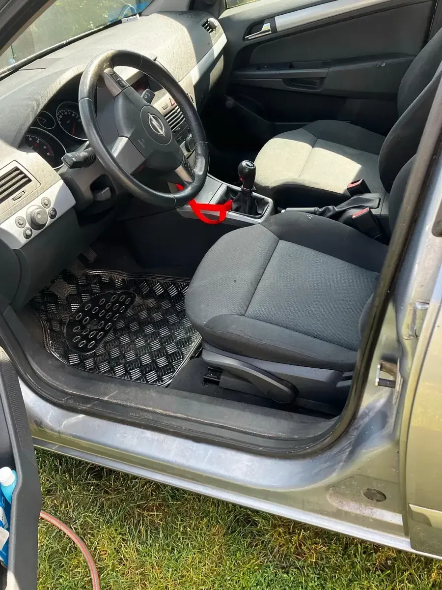 Gebraucht Opel Astra 105 PS (77 kW) 2006 Grau Kombi