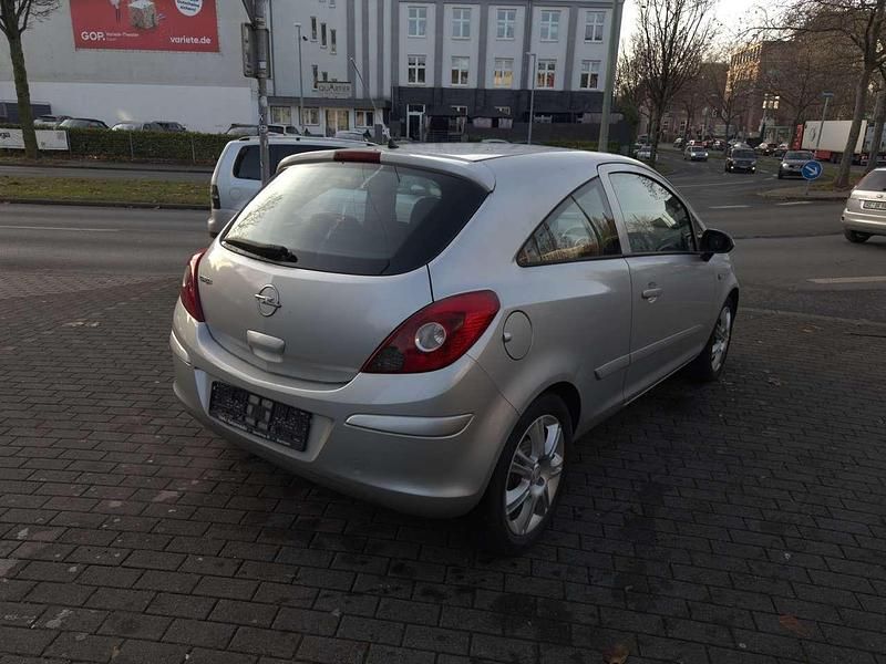 Gebraucht Opel Corsa Edition 60 PS (44 kW) 2006 Starsilber iii m2 Kleinwagen