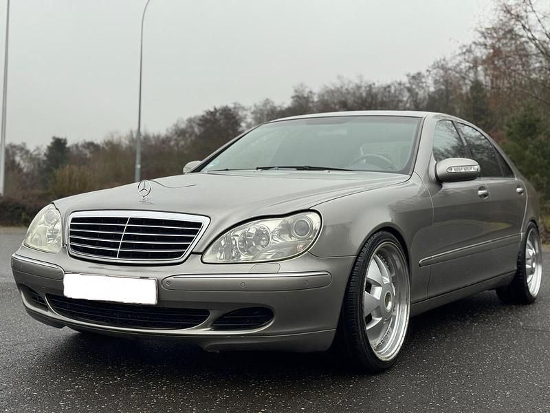 Grau Gebraucht 2002 Mercedes S350L Limousine | 4.499 € - Bild 1/4