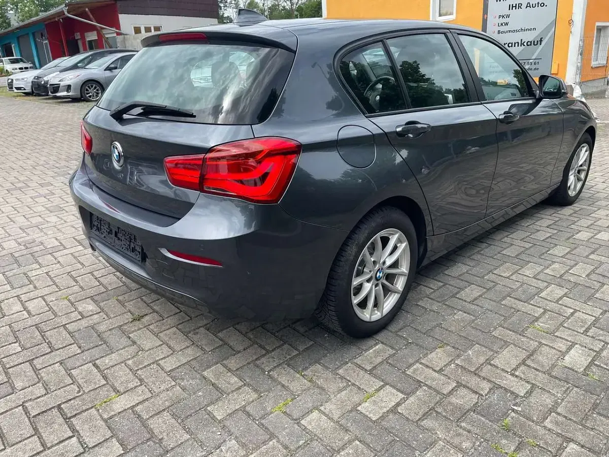Gebraucht BMW 116 Advantage 116 PS (85 kW) 2018 Mineralgrau metallic Kleinwagen