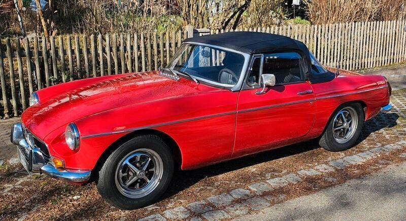 Rot Gebraucht 1973 MG B Cabrio | 14.800 € - Bild 1/4