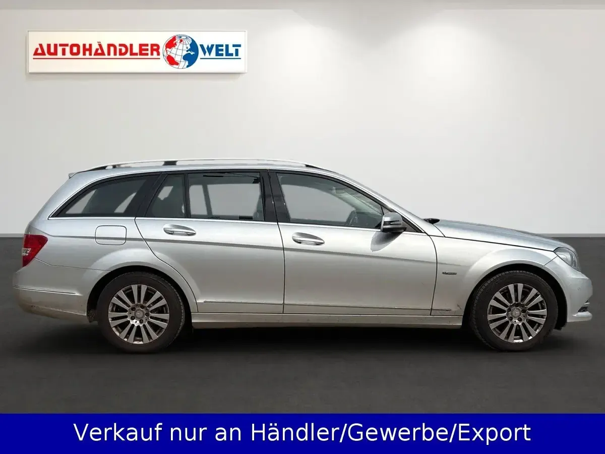 Gebraucht Mercedes C220 170 PS (125 kW) 2012 Iridiumsilber Kombi