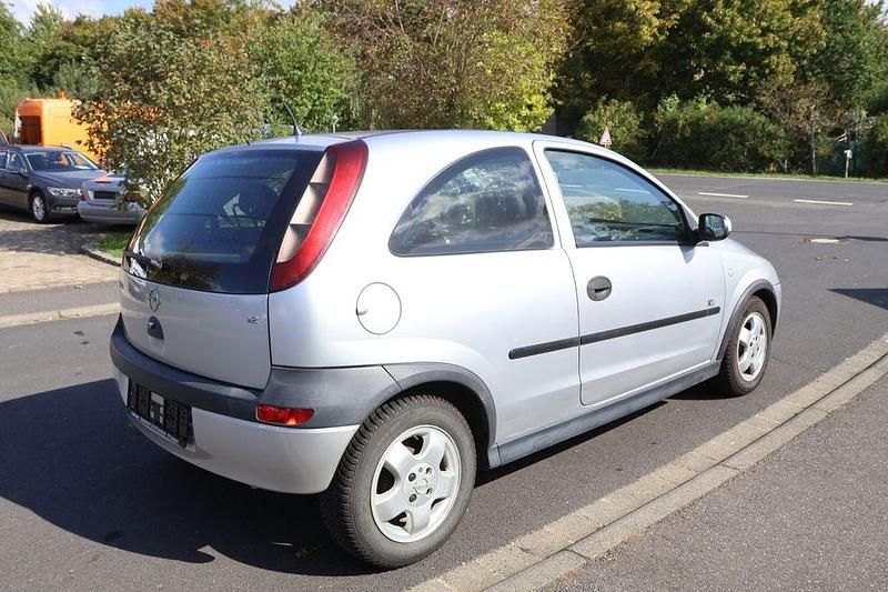 Gebraucht Opel Corsa Njoy 75 PS (55 kW) 2002 Silber Limousine