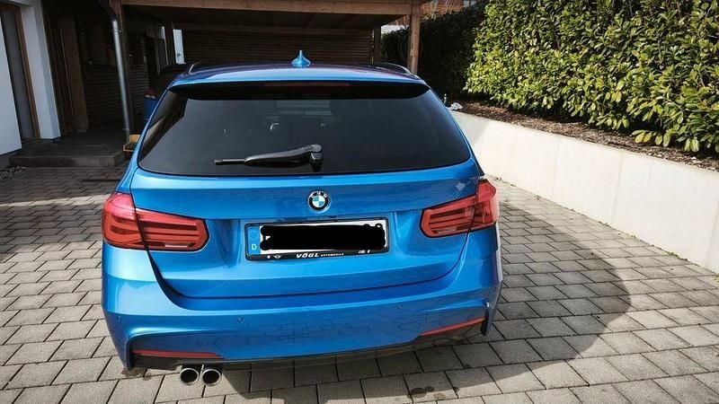 Gebraucht BMW 320 M Sport 190 PS (139 kW) 2017 Blau Kombi