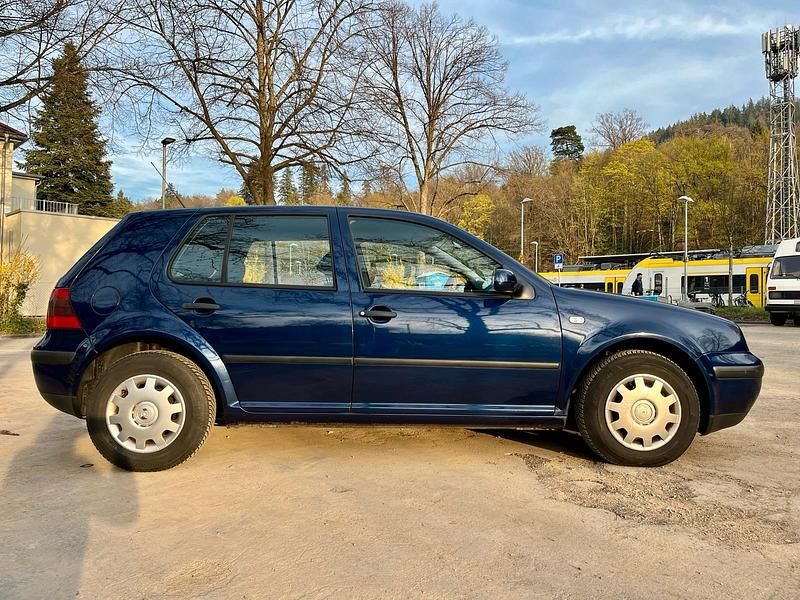 Gebraucht VW Golf IV 104 PS (76 kW) 2002 Blau Limousine