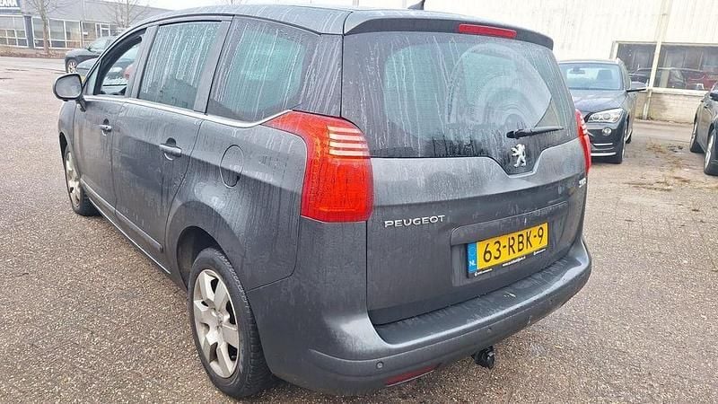 Gebraucht Peugeot 5008 156 PS (114 kW) 2011 Grau Van / Kleinbus
