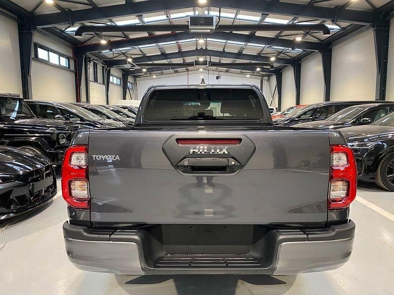 Neu Toyota HiLux 204 PS (150 kW) 2026 Silber Pickup
