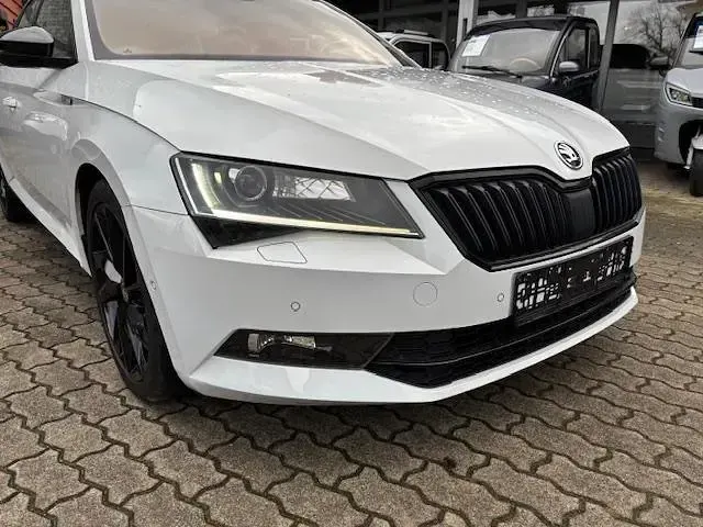 Gebraucht Skoda Superb SportLine 280 PS (205 kW) 2017 Moonweiss metallic Kombi