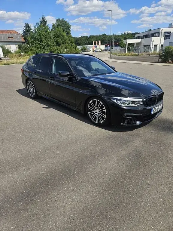 Gebraucht BMW 530 M Sport 265 PS (194 kW) 2020 Schwarz Kombi