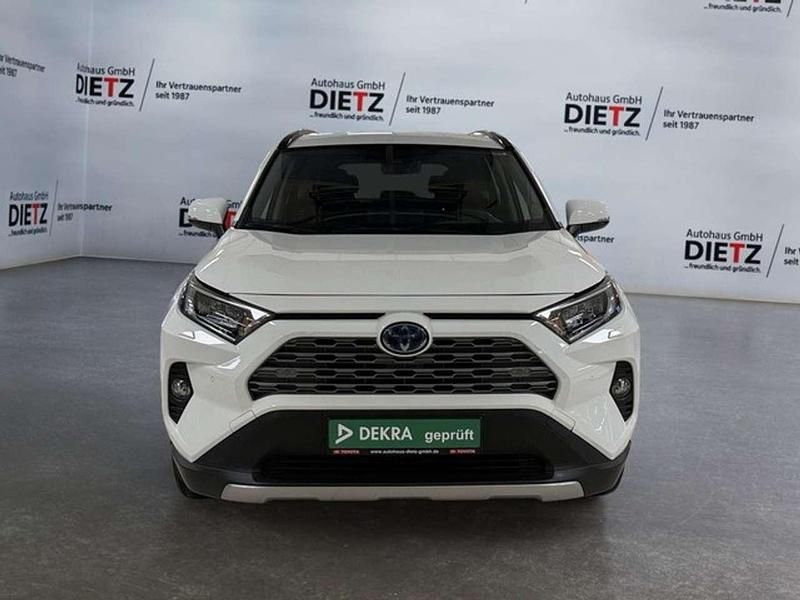 Gebraucht Toyota RAV4 Club 218 PS (160 kW) 2020 Super white 2 SUV