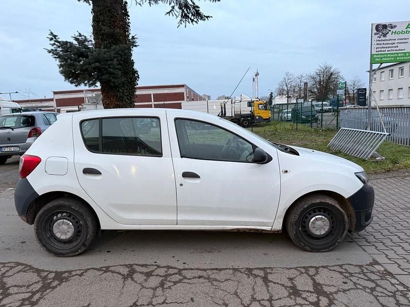 Gebraucht Dacia Sandero 75 PS (55 kW) 2013 Weiß Limousine