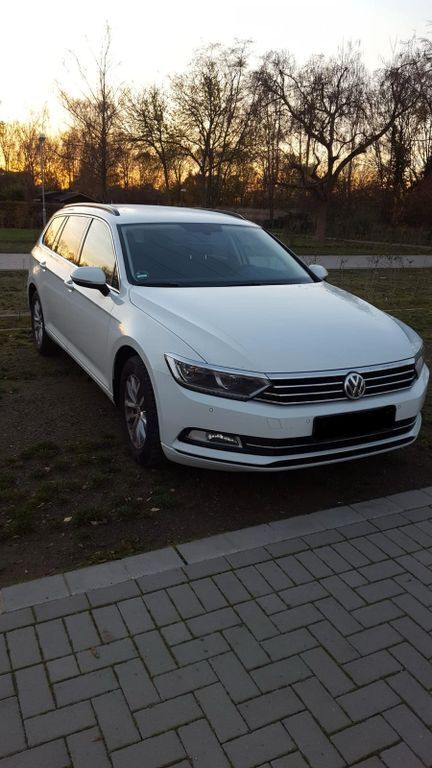 Weiß Gebraucht 2017 VW Passat Comfortline Kombi | 12.100 € (Superpreis) - Bild 1/4