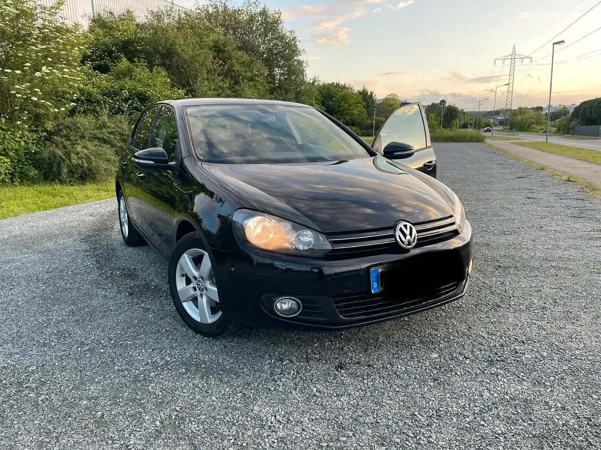 Gebraucht VW Golf VI 86 PS (63 kW) 2011 Schwarz Kleinwagen