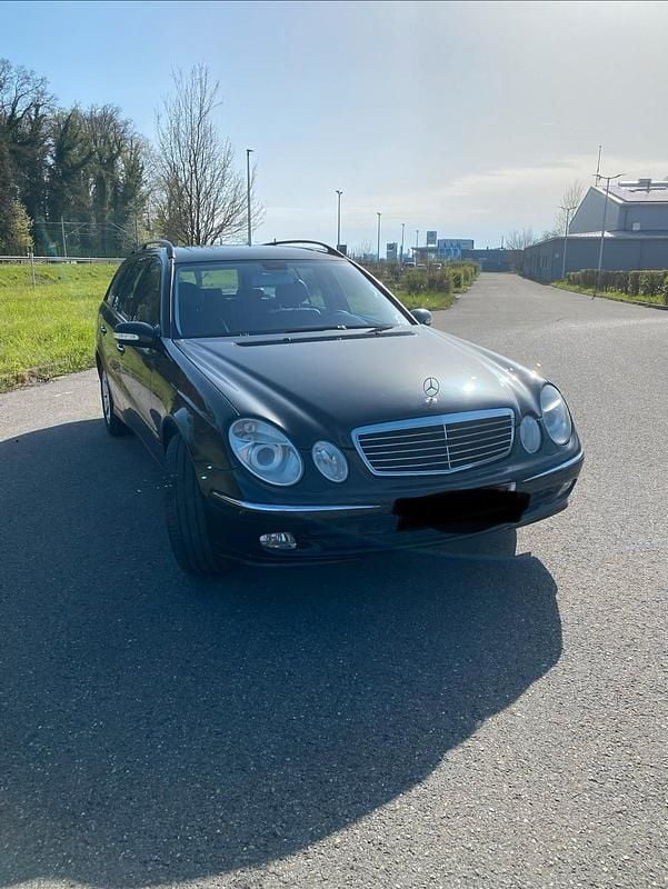 Second-hand Mercedes E280 177 CP (130 kW) 2004 Negru Break