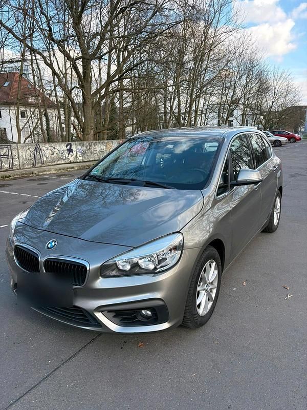 Gebraucht BMW 214 Active Tourer 95 PS (69 kW) 2015 Grau Van / Kleinbus