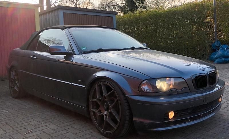 Gebraucht BMW 318 Cabriolet 143 PS (105 kW) 2004 Grau Cabrio