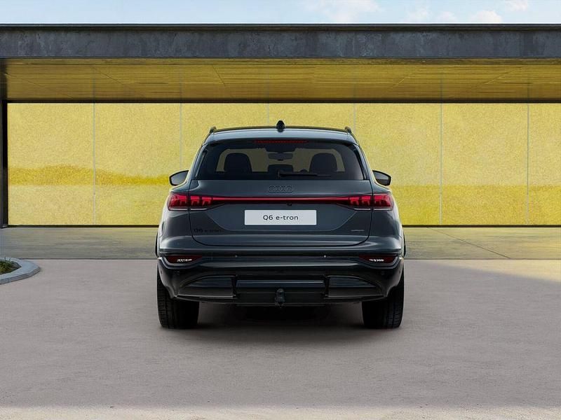 Neu Audi Q6 e-tron S-Line 314 kW (428 PS) 2026 Grau SUV