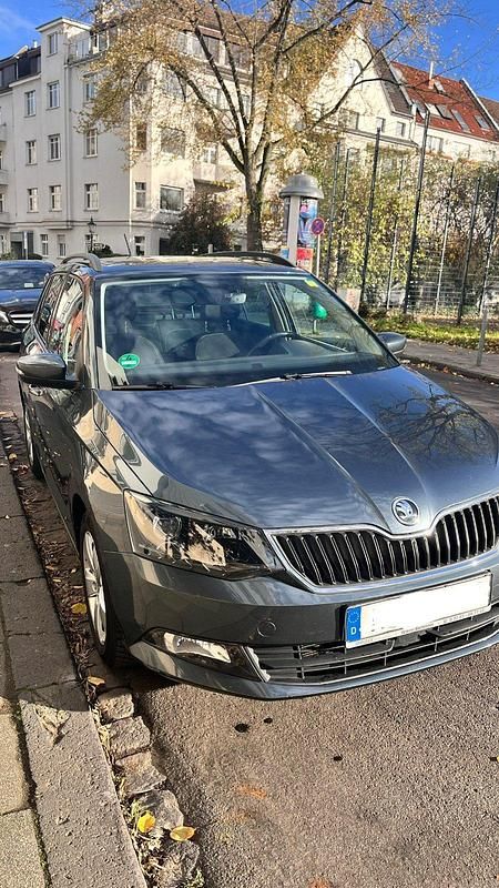 Grau Gebraucht 2017 Skoda Fabia Kombi | 8.000 € (Fairer Preis) - Bild 1/4