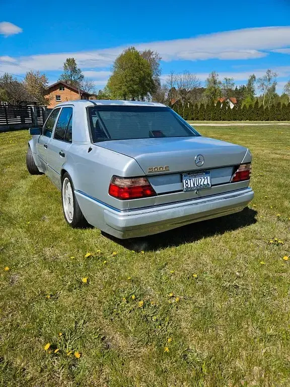 Gebraucht Mercedes E500 320 PS (235 kW) 1992 Silber Limousine