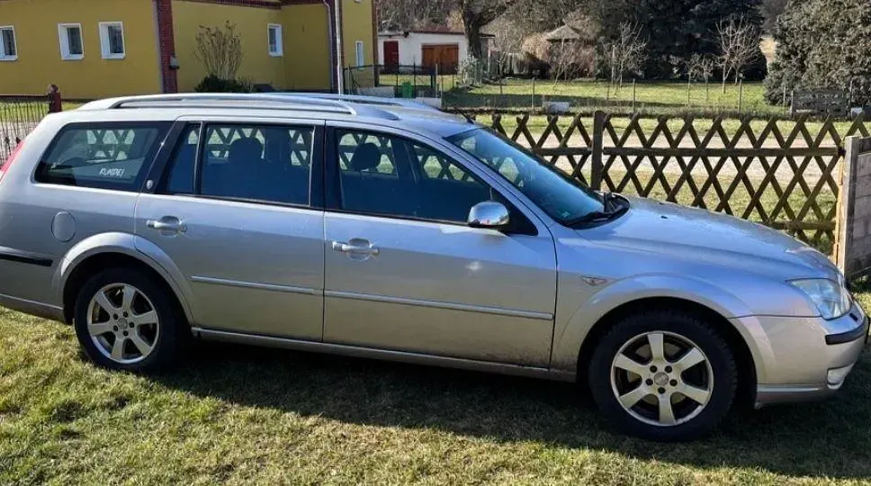Gebraucht Ford Mondeo Titanium 131 PS (96 kW) 2005 Silber Kombi