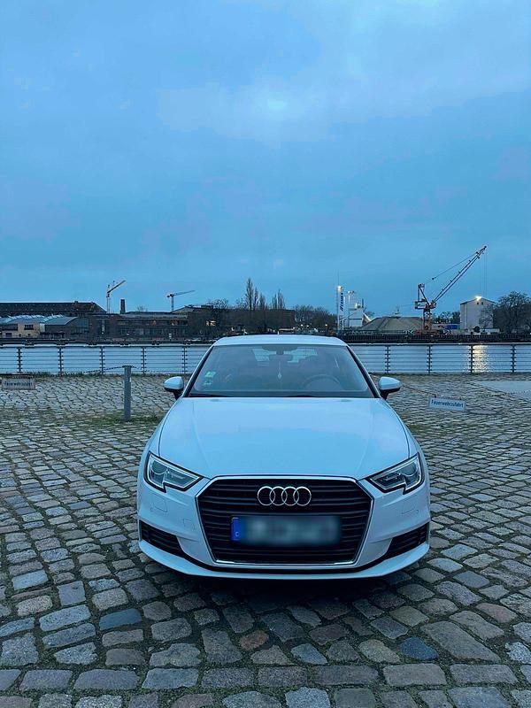 Gebraucht Audi A3 Ambition 110 PS (80 kW) 2016 Weiß Kleinwagen