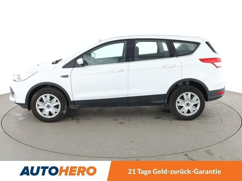 Usado Ford Kuga Trend 120 HP (88 kW) 2016 Branco SUV