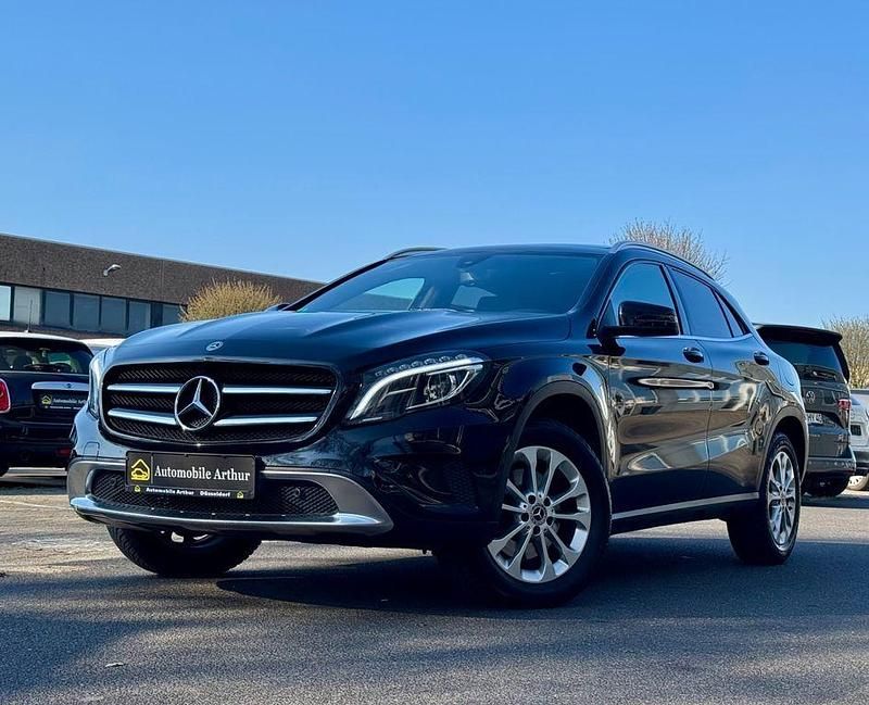 Gebraucht Mercedes GLA250 211 PS (155 kW) 2016 Schwarz SUV