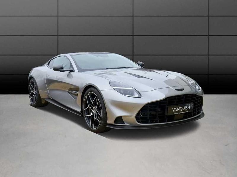 Silber Gebraucht 2025 Aston Martin Vanquish Coupé | 419.007 € - Bild 1/4
