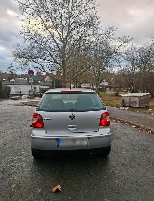 Gebraucht VW Polo 60 PS (44 kW) 2003 Silber Kleinwagen