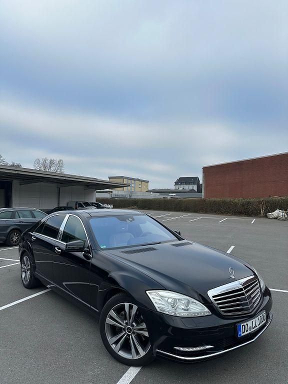 Schwarz Gebraucht 2013 Mercedes S350 Limousine | 13.900 € (Superpreis) - Bild 1/4