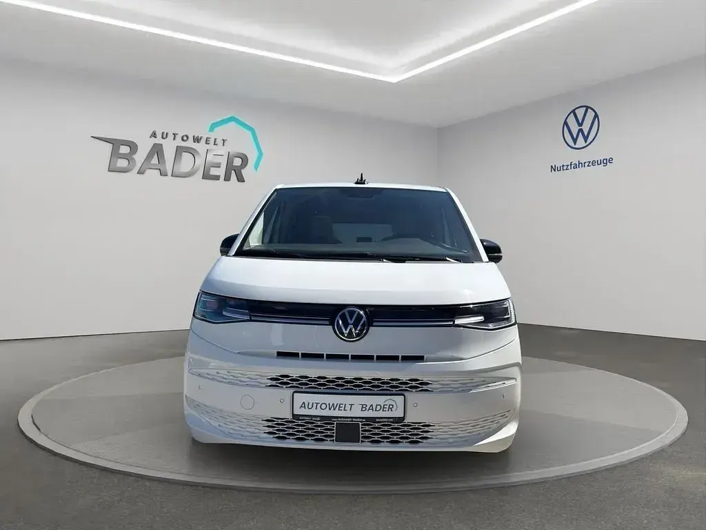 Usado VW Multivan Life 150 HP (110 kW) 2023 Branco Monovolume