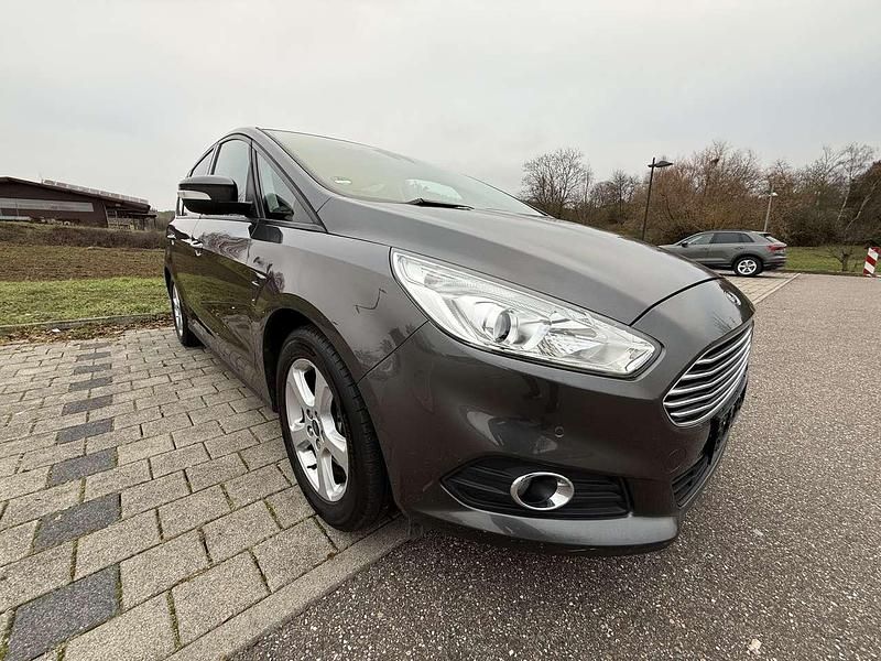 Gebraucht Ford S-MAX Business Edition 150 PS (110 kW) 2016 Magneticgrau (metallic) Van / Kleinbus