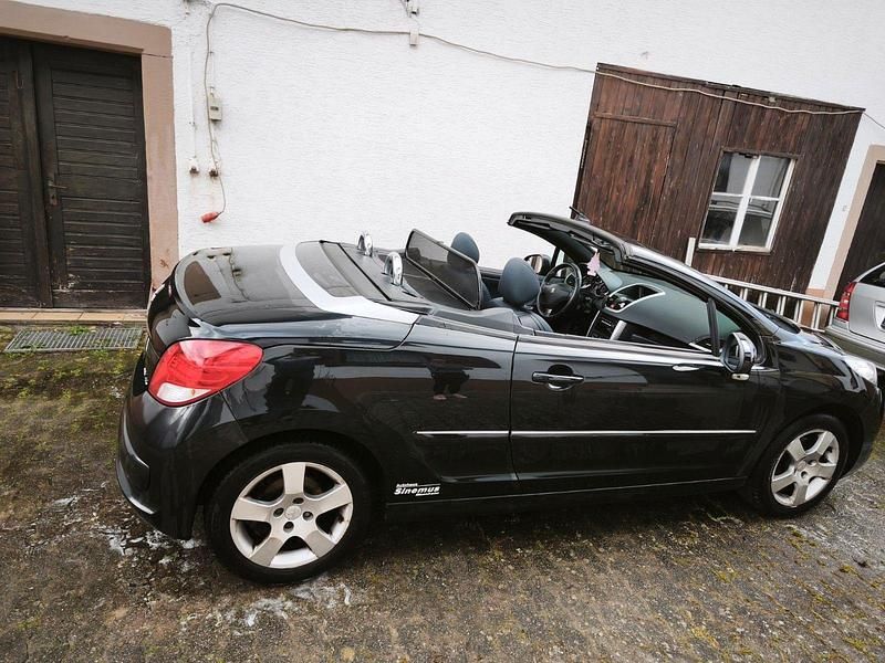 Gebraucht Peugeot 207 120 PS (88 kW) 2014 Schwarz Cabrio